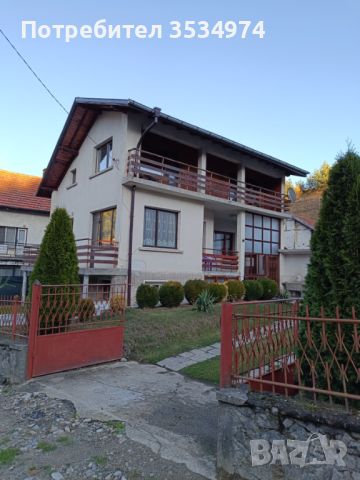 Продавам 3 етажна къща в с. Маджаре - Самоков, снимка 1 - Къщи - 45675794