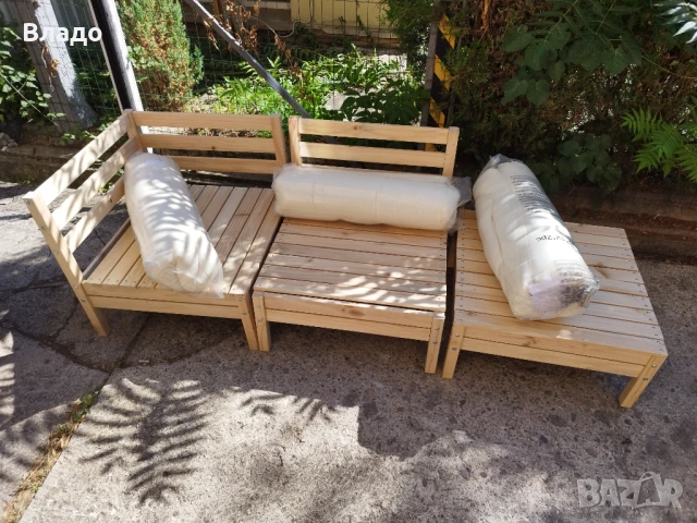 Градински комплект с възглавници. 3 части