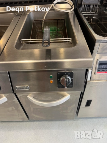 Газов фритюрник с електрически термостат. 