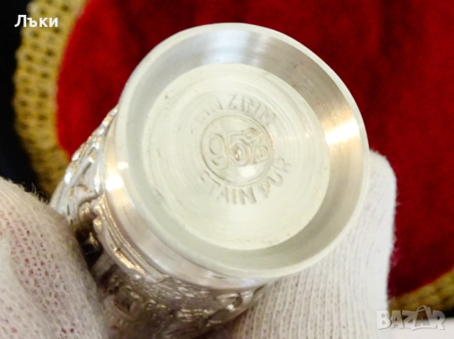 Калаена чаша за ракия Влюбени,Вечният младоженец,Серенада. , снимка 6 - Антикварни и старинни предмети - 52216174