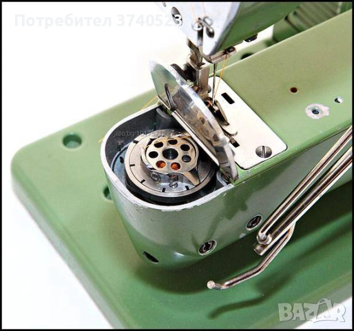 Колекционерска Винтидж 40-тe, Швейцарска Elna 1 Grasshopper шевна машина с куфар. Сервизирана., снимка 4 - Антикварни и старинни предмети - 54111389