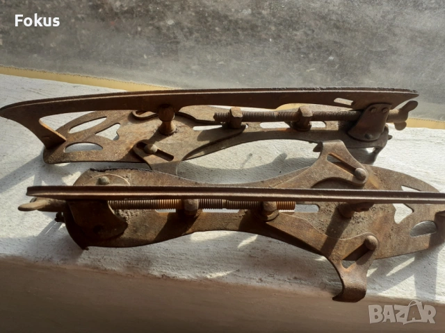 Стари маркови кънки за лед с механизъм, снимка 3 - Антикварни и старинни предмети - 53388619