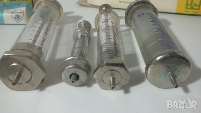 Лот стари стъклени спринцовки, снимка 11 - Антикварни и старинни предмети - 51067939