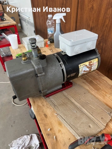 Вакум помпа RobinAir, снимка 2 - Други инструменти - 53891553