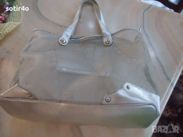 Valentino ,дамска чанта-оригинал, снимка 6 - Чанти - 51002697