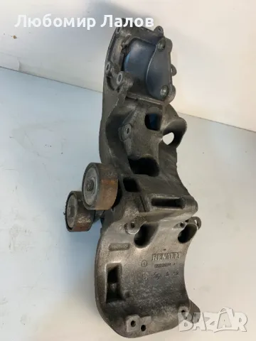 Стойка генератор Дачия Дъстър Dacia Duster 1.6i 8200680344, снимка 2 - Части - 50264491