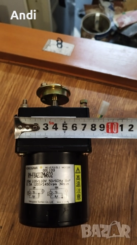 Yokogawa RM-F8A20ZMW602 Реверсивeн ел. двигател и редукция 8R1-Z25W602, снимка 13 - Електродвигатели - 52830505