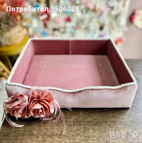 Продавам кутия от кадифе , снимка 1 - Сватбени аксесоари - 48744792