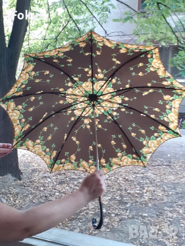 Стар антикварен чадър чадърче