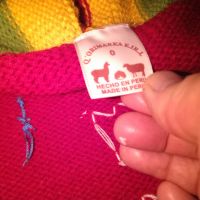Бебешка жилетка ръчно плетена за бебе до 1 г маркова 50 % вълна Перу елфи качулка  нова , снимка 13 - Жилетки и елечета за бебе - 45375391