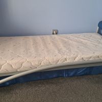 Стилно единично метално легло с латексов матрак, снимка 5 - Спални и легла - 45113190