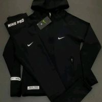 Дамски Екипи NIKE , снимка 2 - Спортни екипи - 45404011