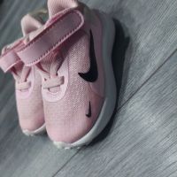 Продавам оригинални бебешки маратонки Nike номер 19/19.5, снимка 1 - Бебешки обувки - 45142607