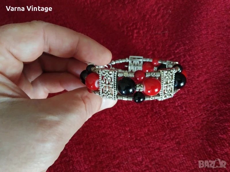 Красива дамска гривна с орнамент., снимка 1