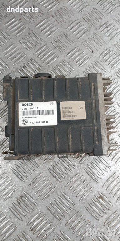 Компютър VW Passat 1.8i 1991г. 0261200271 443907311D , снимка 1