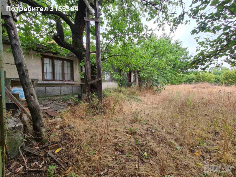 Продава се УПИ с вила и двор – с. Червен (долната част) 🌿, снимка 1