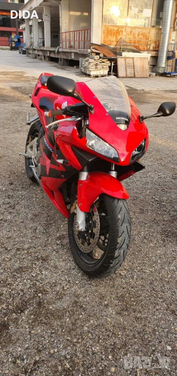 Продавам Honda CBR 600RR - като НОВ !, снимка 1