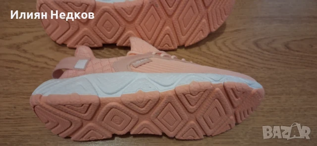 Дамски спортни обувки LOAP Oriena, снимка 4 - Маратонки - 51251649