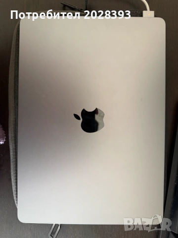 Macbook Air M3/13 inch/8GB RAM/256GB SSD