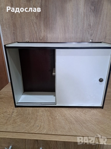 Домашна стенна аптечка, снимка 2 - Антикварни и старинни предмети - 52490526