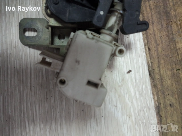 Брава , заден капак за Volkswagen PASSAT B5 , 3B0827297G, снимка 4 - Части - 54158279