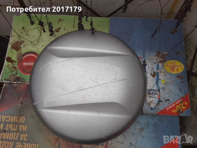 Капак за резервната гума на джип Toyota RAV4