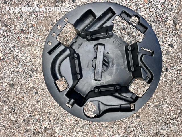 LS240402. Вложка за резервна джанта за Фиат гранде пунто 2008г