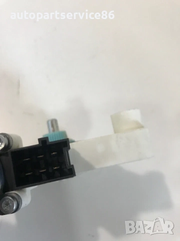 Мотор за стъкло за задна дясна врата за Mercedes A Class W169 (2006) A1698202042, снимка 2 - Части - 53975911