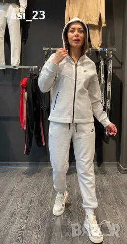 Нови дамски екипи nike tech fleece , снимка 1 - Комплекти - 34085893