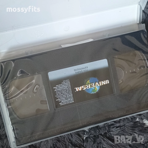 Чисто нова VHS касета, Червеният дракон, снимка 2 - Ужаси - 51709943