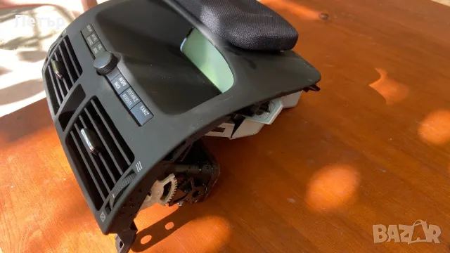 Централна конзола  за Toyota Avensis T25, снимка 2 - Части - 50194594