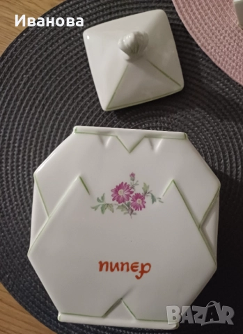 Комплект буркани и шишета за подправки и храни – отличен вид!, снимка 10 - Кутии за храна - 51630421