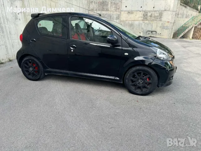 Toyota Aygo 1.0  12V  Vvt-i , снимка 2 - Автомобили и джипове - 47087663