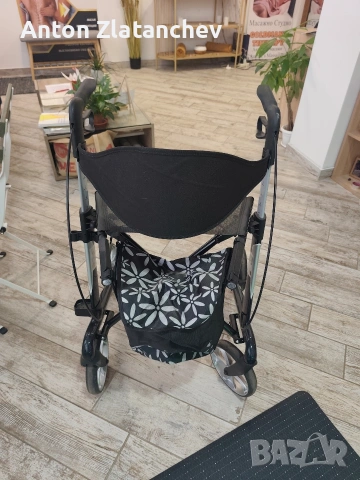 Карбонова проходилка (ролатор) RUSSKA Vital Carbon – ултра лека, висок клас, снимка 3 - Инвалидни скутери - 53947637