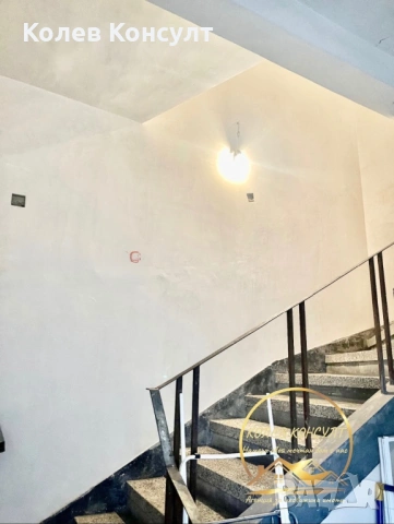 Двуетажна къща град Гълъбово, снимка 8 - Къщи - 53858123