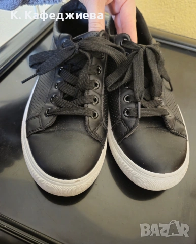 Дамску кожени кецове