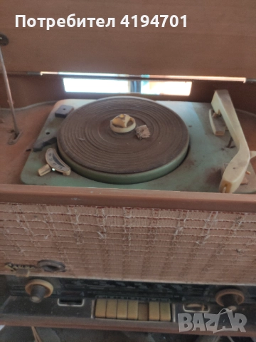 Радиограмофон "Сакта", снимка 2 - Радиокасетофони, транзистори - 52095119