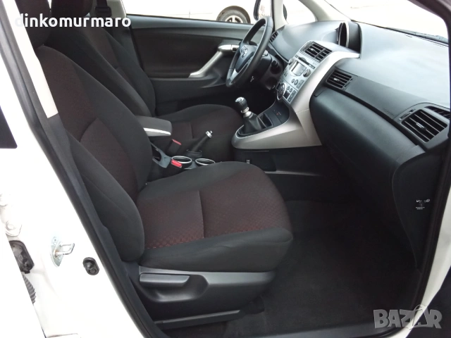 Toyota Verso 2.0D4D-126kc. Панорама, снимка 11 - Автомобили и джипове - 53088269