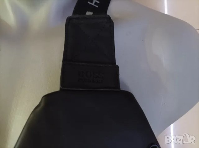 Hugo boss чанта , снимка 3 - Чанти - 47870078