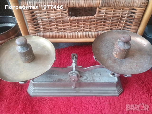 стар кантар с тежести перфектно състояние , снимка 1