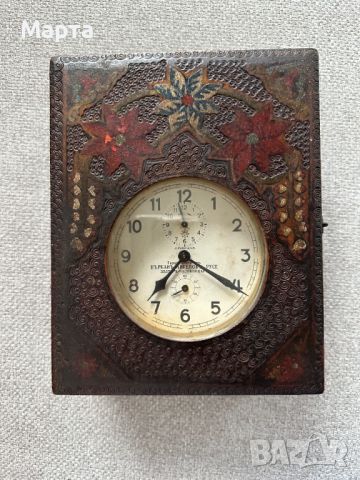Работещ автентичен часовник JUNGHANS с оригинална кутия, снимка 1 - Антикварни и старинни предмети - 45659217