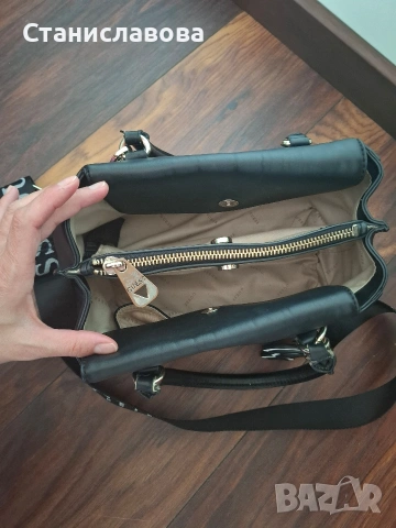 Оригинална дамска чанта Guess, снимка 3 - Чанти - 53860843