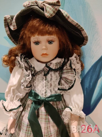 Порцеланова кукла Leonardo Collection 