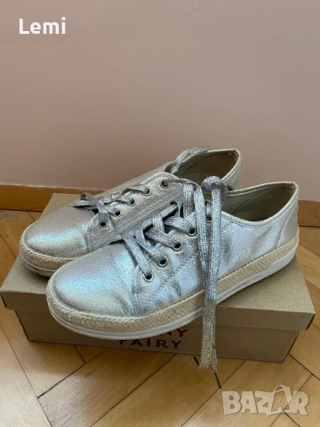 Дамски сребристи обувки