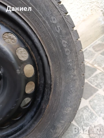 Две гуми Nokian с джанти , снимка 3 - Гуми и джанти - 51300715