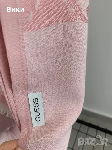 Шал на Guess , снимка 4 - Шалове - 48981244