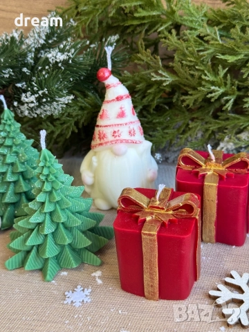 Коледни свещи