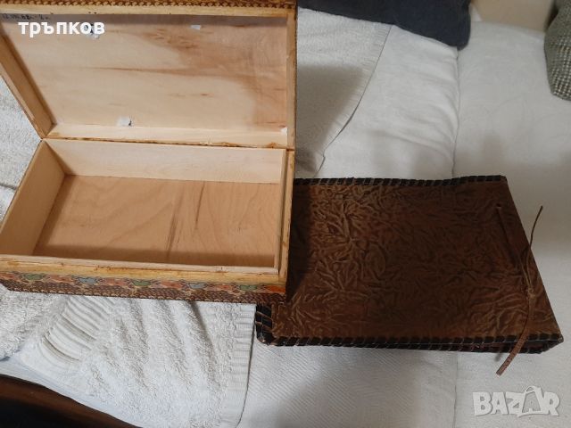 стар соц. абум и дървена кутия, снимка 2 - Други ценни предмети - 45892471
