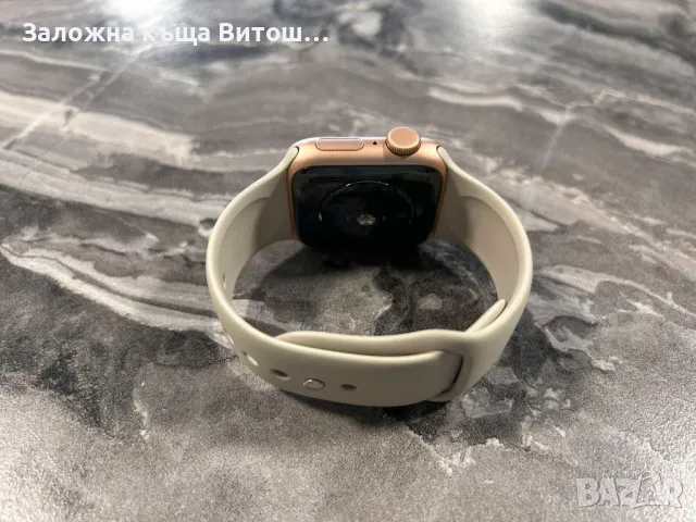 Apple Watch 4 Series 40mm, снимка 3 - Смарт часовници - 47510396