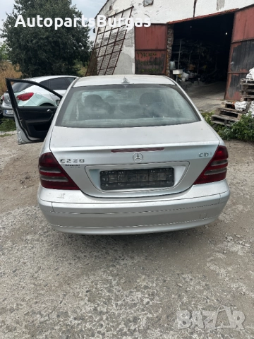 На Части! Мерцедес/Mercedes C220 w203 2003г, снимка 5 - Автомобили и джипове - 52597752